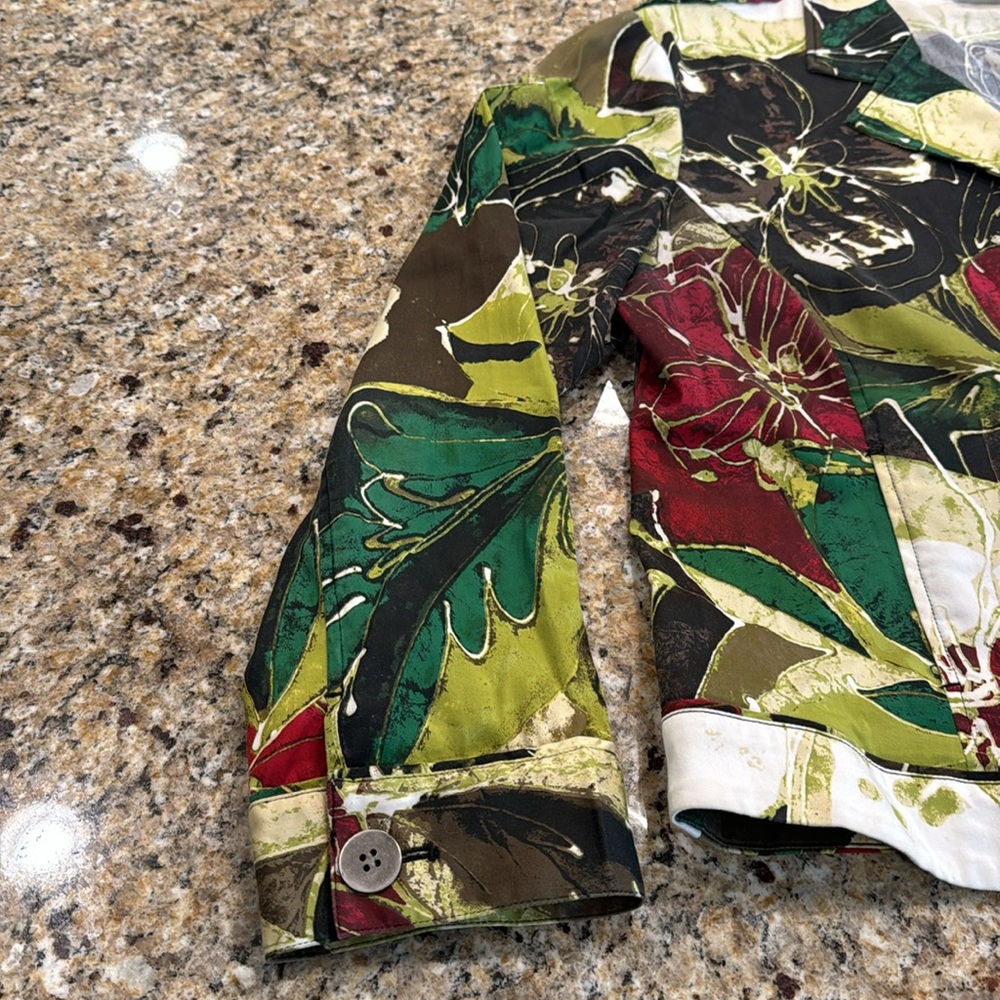 Chicos Cropped Jacket, Size 3, Pockets, Button Up - image 3